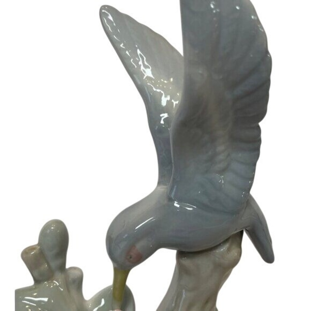 Hummingbird Drinking From Flowers Ceramic Figurine Gaylord? Vintage Hand Painted - Picture 3 of 5